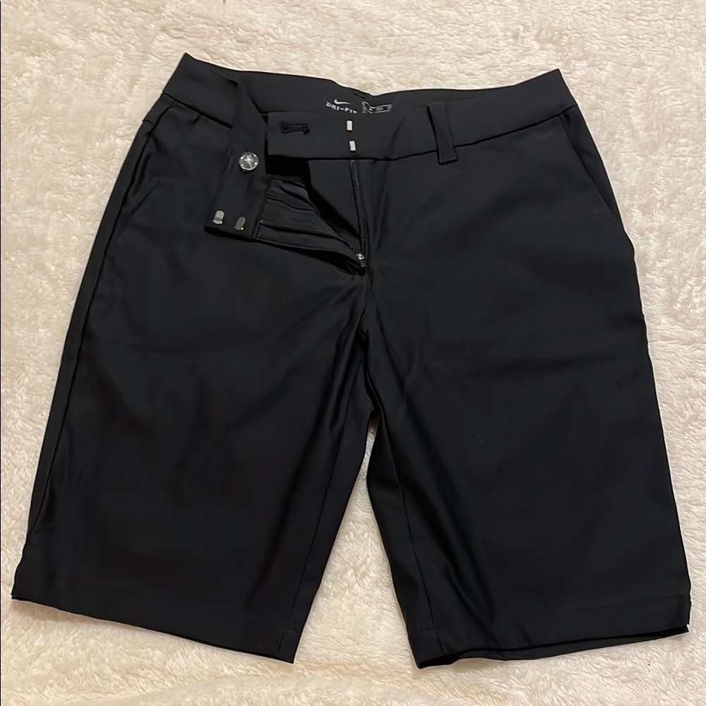Nike women’s Black Flat Front golf Shorts